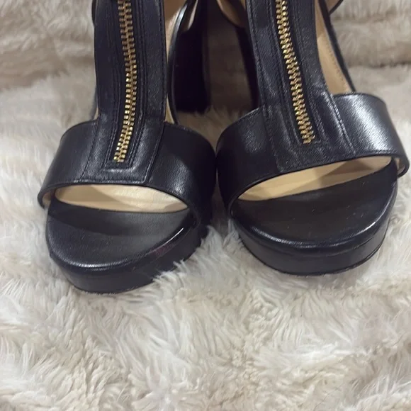 Michael Kors Black heels - Picture 3 of 8